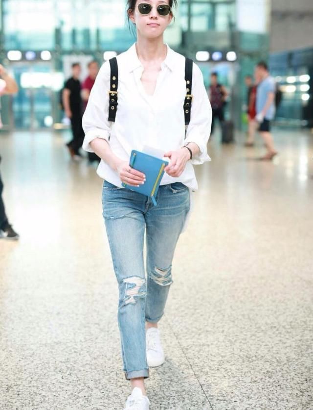 张钧甯穿成这样还敢上台,就靠几块布料遮住重点部位!