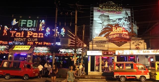 泰国厕所中的一根管子，其实真正用途是这样的，看了总算明白！