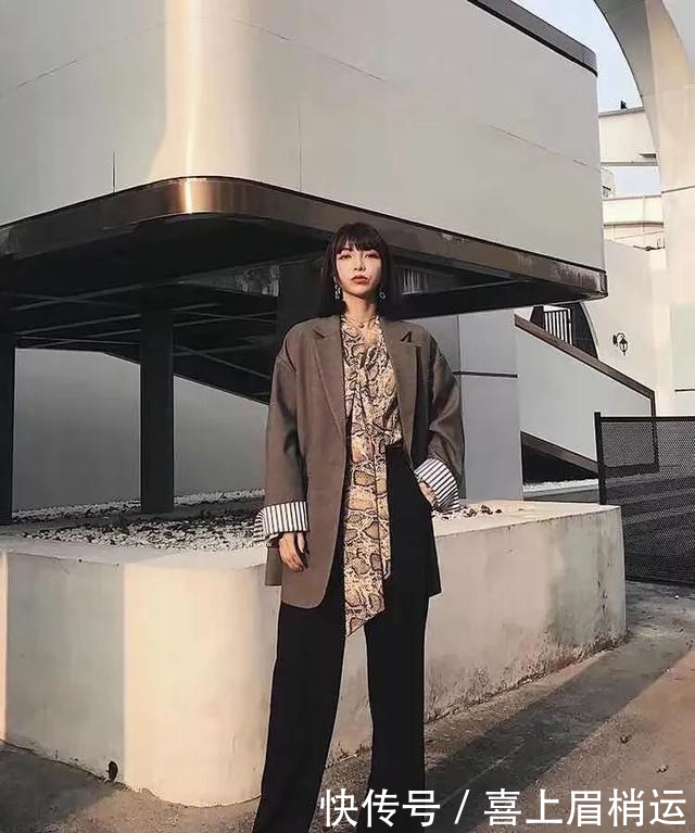  【适合自己】高腰裤的版型有很多！选择对了，轻松穿出时尚感