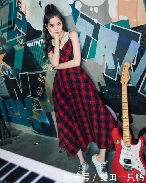 她12岁开4场独奏会，13岁考入世界顶尖学校，阳光有朝气！