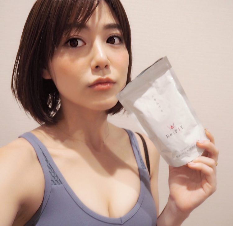 日本超正上班族OL妹纸，有这样的美女谁还会翘班?