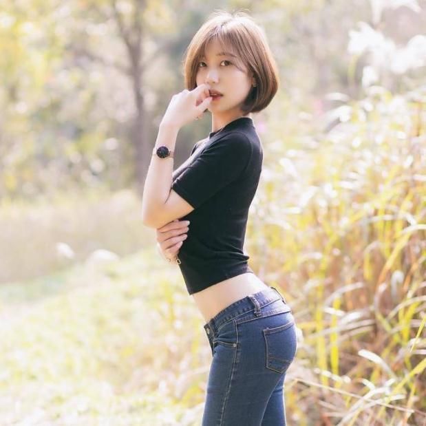 为什么女生穿牛仔裤连腰带都没有？腰功好不好一看就知道