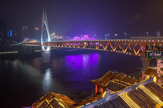 重庆一个地方被称为小香港，重点发展经济实力强，未来前途无限