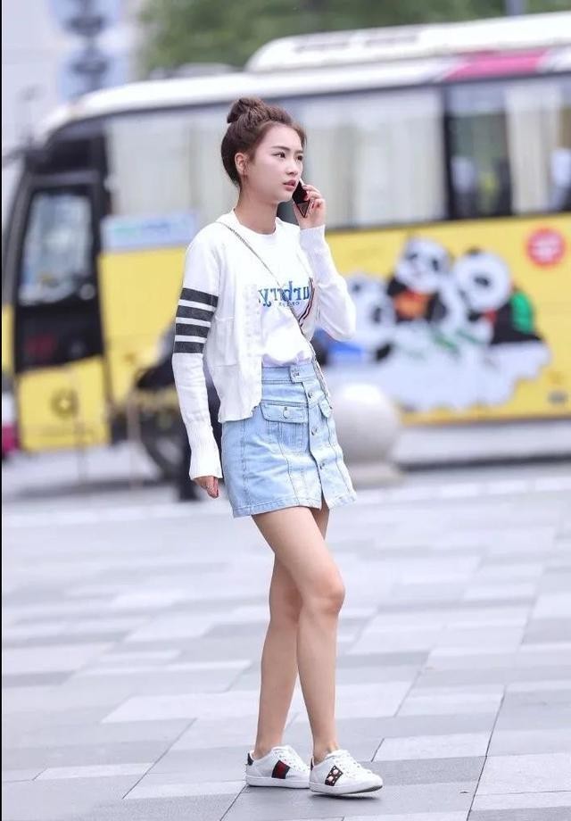 街头尤物个个珠圆玉润，紧身穿搭勾勒出迷人曲线，图8惊艳路人