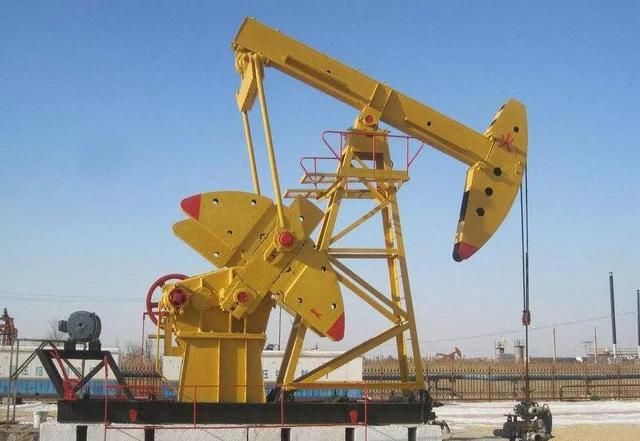 中国的“磕头机”，一天能抽多少石油？