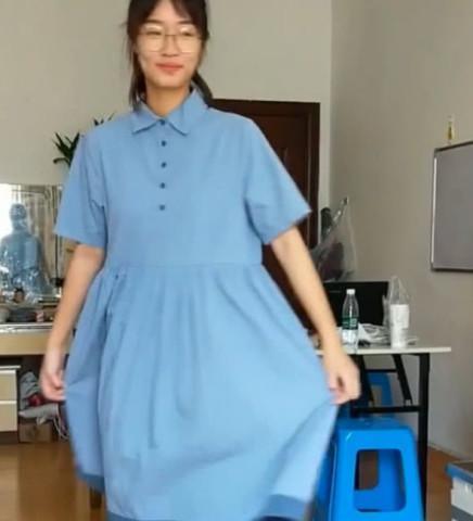 抖音大火“方便裙”，外表平凡却暗藏玄机，网友：有这裙子干啥都