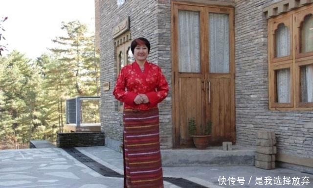 人民币1万块兑换十万努尔特鲁姆，在不丹能做啥？不丹美女告诉你