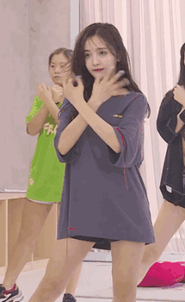 素颜和上妆判若两人，101女孩真不打算出个美妆教程吗?