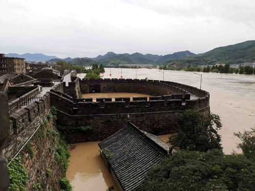 终身免票，这就叫知恩图报！浙江临海古城景区对“利奇马”洪灾中