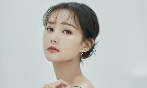  『苹果肌』为“素颜”而生的女孩长什么样？干净又漂亮，怪不得人人都羡慕