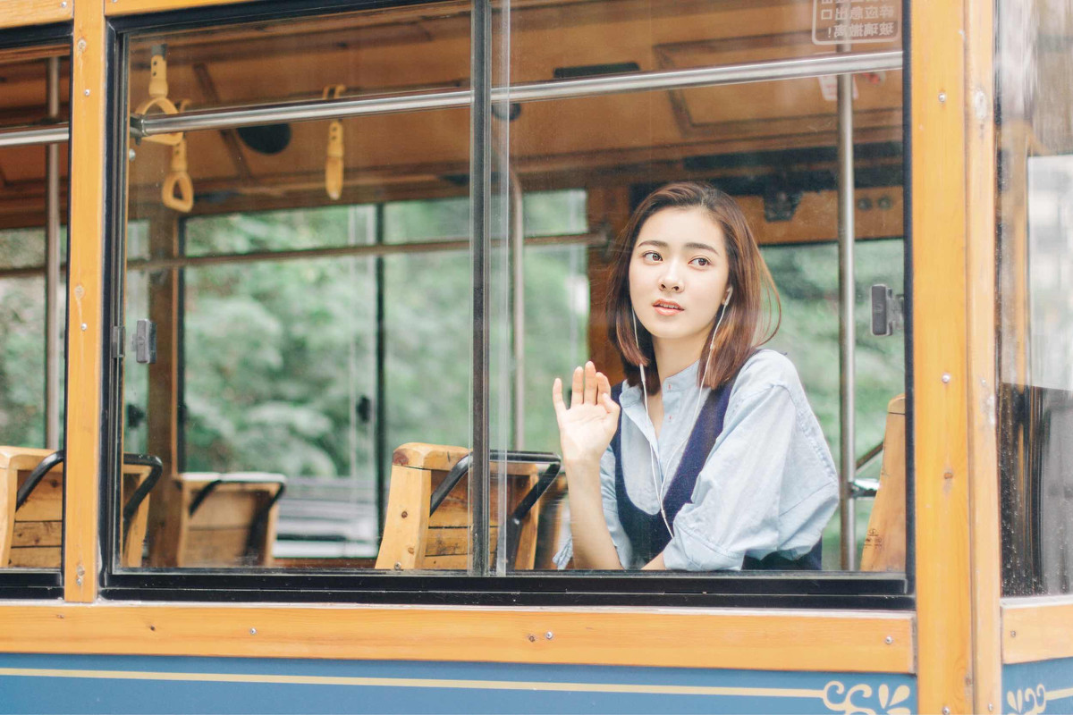 漂亮的素颜短发女孩文艺范写真