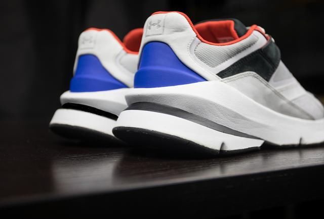 万万没想到，UA 首款老爹鞋如此惊艳！复古风纯正还有奢华用料！