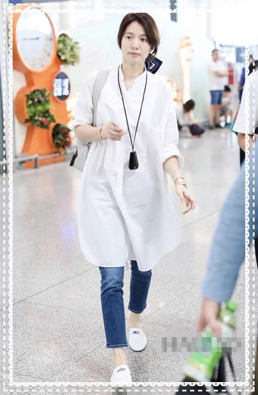 当47岁袁咏仪和63岁赵雅芝同穿白色衬衫裙，我才意识到保养重要性