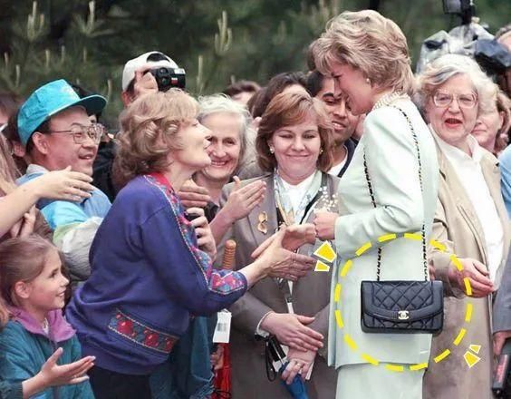 穿搭丨怎么穿出大长腿?这6套衣服快学起来!