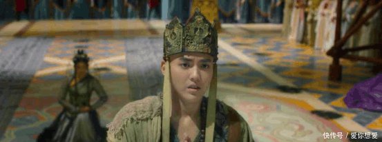 《狄仁杰之四大天王》有毒, 何炅杨幂发文力挺却被网友骂惨!