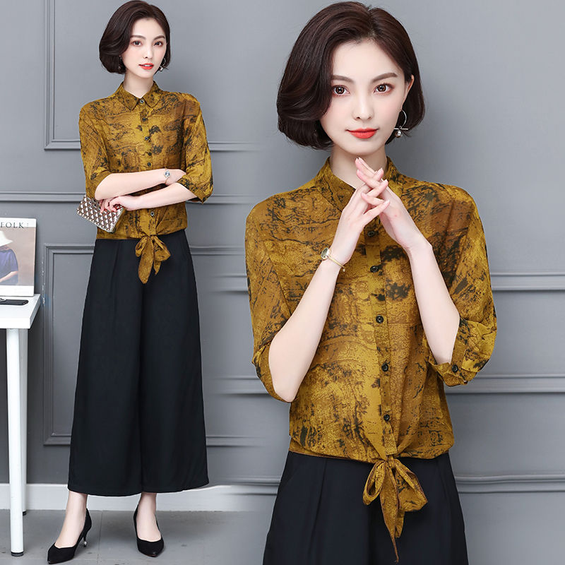 九月上新!显瘦又显白小衫!搭配小脚裤，43岁老婆都穿出美女范