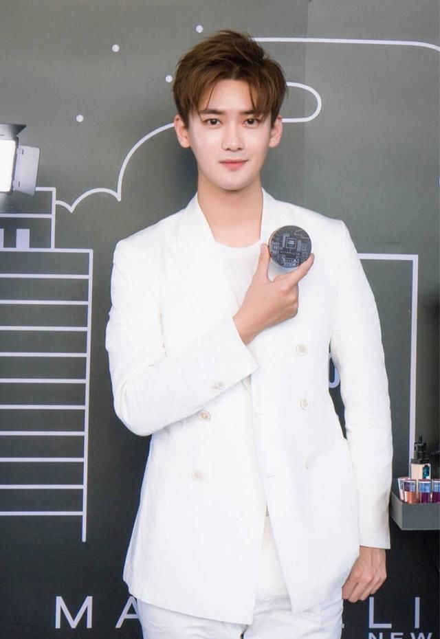 熊式保养要学起，看熊梓淇肤色就知道，男生也可以保养的如此好