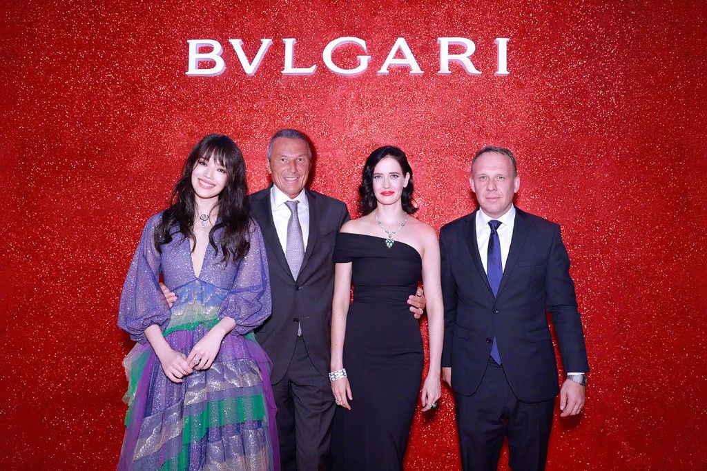 42岁舒淇厉害了，仅仅是穿对了一条星空裙，轻松嫩回18岁