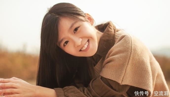 『卧蚕』是不是“耐看型”女生,要看符不符合这5个条件!全中的话是女神