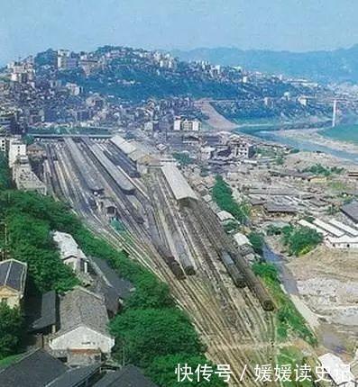 70年代，解放碑还是最高的建筑——老照片上的重庆记忆