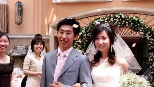 做了一桌菜,老公摔碗,大姑姐教训他,婆婆笑了,俺泪流满面!