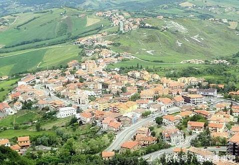 长在悬崖峭壁上的国家,面积仅61平方公里,是世界上第一个共和国