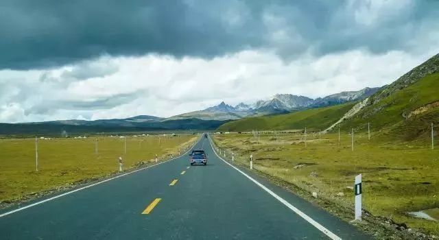 “大家好，我叫川藏线，是一个成熟的公路，这是我的自我介绍”