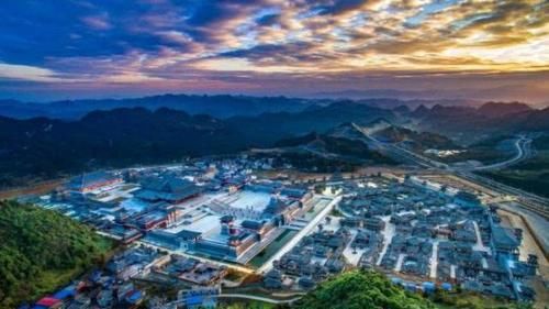  我国：曾是我国最“穷”省份之一：如今却成功逆袭，高铁飞机全