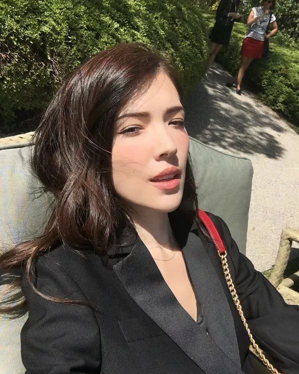 天呐| 许玮宁泳衣照被抢镜!换个唇色你就能美过湾湾最美麻豆?