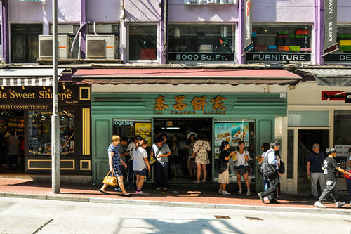 内地人到香港旅游时，为何总被一眼认出？原因有2点