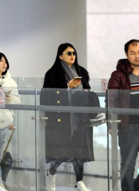 42岁李湘成功逆袭!瘦掉20斤不止 颜值爆表，穿衣品味直线上升