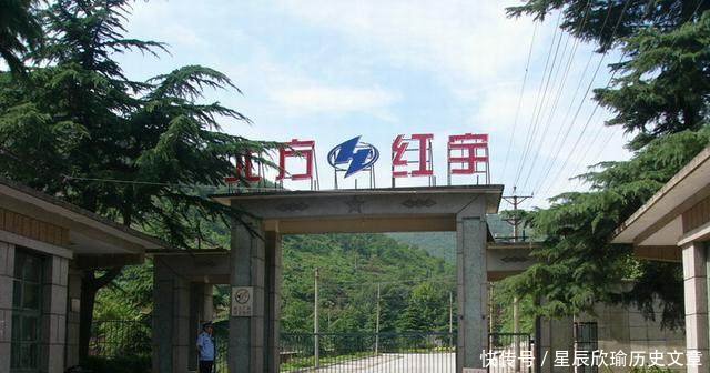 昔日，在这家年产5万发炮弹的兵工厂火控车间，不能穿带钉子的鞋