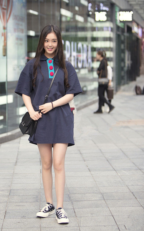 重庆街拍:旗袍连衣裙中长款，长袖格子棉麻民国风，复古版改良