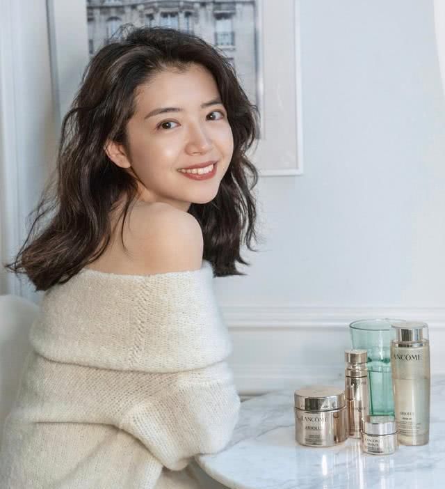 阔腿裤:春季不知道穿什么?我们来“偷”三木的10种新搭配,知性又温柔