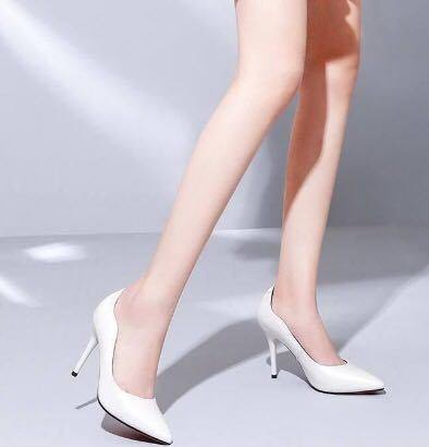 尖尖细高跟，修饰女性优美造型，使脚更加精致细腻！