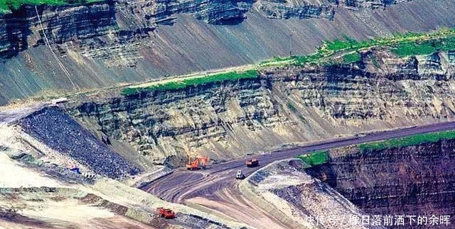 国内第一露天煤矿,厚度55米,开采100多年,如今成热门景点