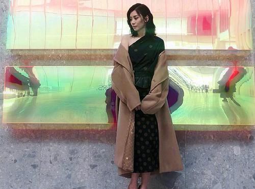  [女人]女人过了40就别再留“黑长直”了，试试这4种发型，阿姨变回姐姐