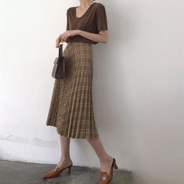 格纹元素称霸秋冬，复古吸睛，轻松出彩，不穿格纹你就out了