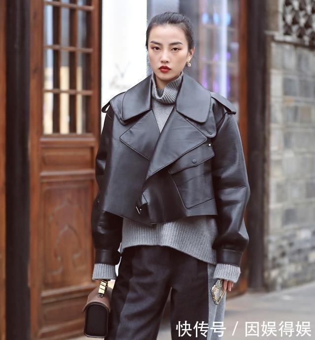 「 身穿」落落大方气质非凡,街拍:小姐姐身穿绑带连衣裙