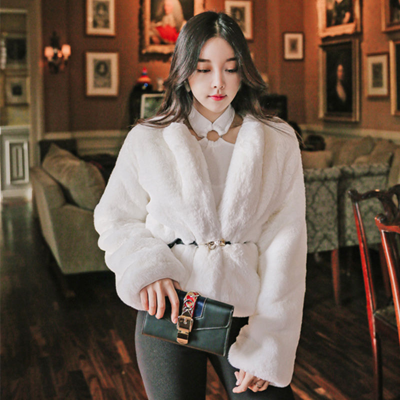 别再穿大衣，太土了!如今这样穿时髦又洋气外套，千万别买太坑了