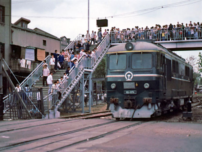 一组老照片，带你穿越到1983年的中国!