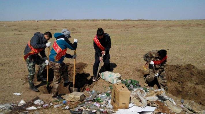 中国花费30年沙漠“变”绿洲，如今被他们“毁了”，治沙人心寒