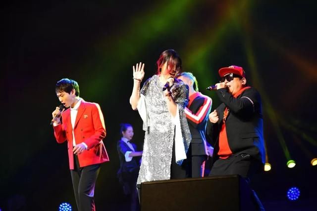 饱含了非洲、印度异域风情格调的音乐元素带你走进野蜂的世界之旅