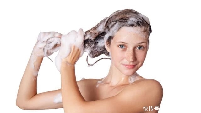  早上：多久洗一次头最好？洗头早上洗还是晚上洗好？女人经期能洗头吗？