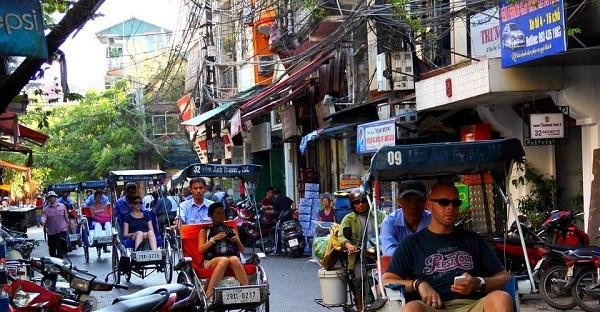 100元人民币可以换33万多越南盾，在越南能买啥越南姑娘告诉你