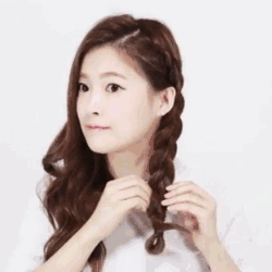 杨超越朱亚文自称钢叉组合，这波互怼太圈粉!