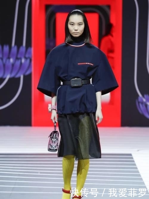 『时装周』2020秋冬时装周:玩转性别印象,Prada展现女性的强大力量
