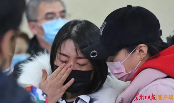  #出征#仅11小时完成集结 我省第四批驰援湖北医疗队出征