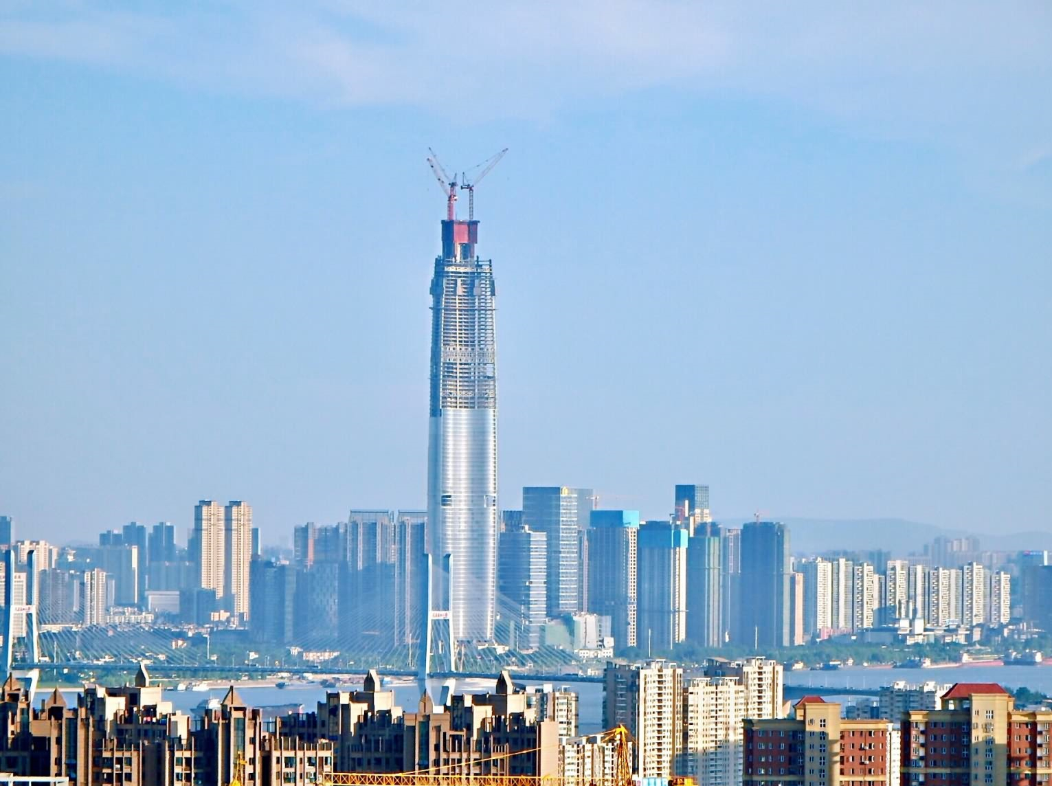 中国第一高楼即将让位，总投资300亿元，设计高度达到636米