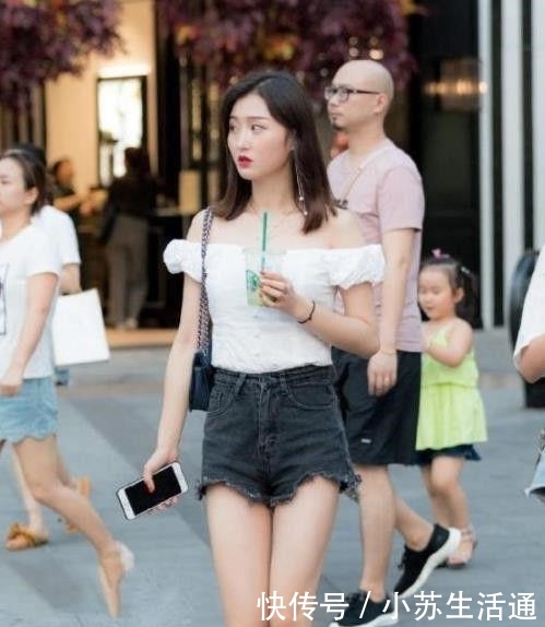  [美女]优雅时尚的街拍：年轻自信的美女，掩盖不住时尚的美丽